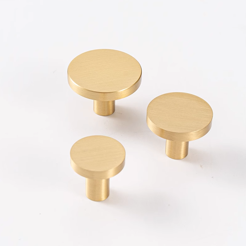 Kitchen Queen - Round Brass Kitchen Cabinet Drawer Knobs